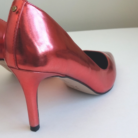 Gorgeous BCBGeneration Metallic Chrome Red 3" Heels 7.5 - Picture 8 of 12
